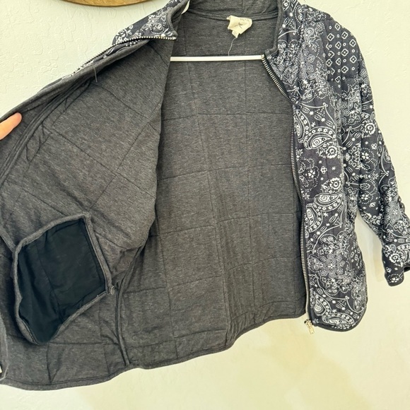 Hayden Girls XL Quilted Paisley Western Puff Zip Jacket Gray White - Picture 9 of 13